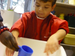 ILYAN EN CLASSE DE PETITE SECTION MATERNELLE ANNEE 2102-2013